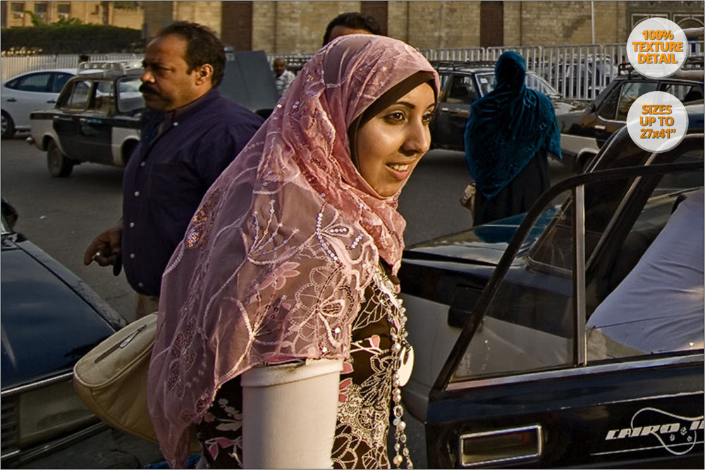 Arab Woman in Al Azhar, El Cairo, Egypt. | 100% Detail.