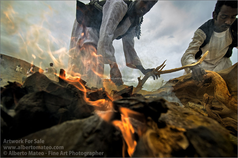 Al-Al-Bashareya Tribe members making a bonfire, Marsa Alam, Egypt.
