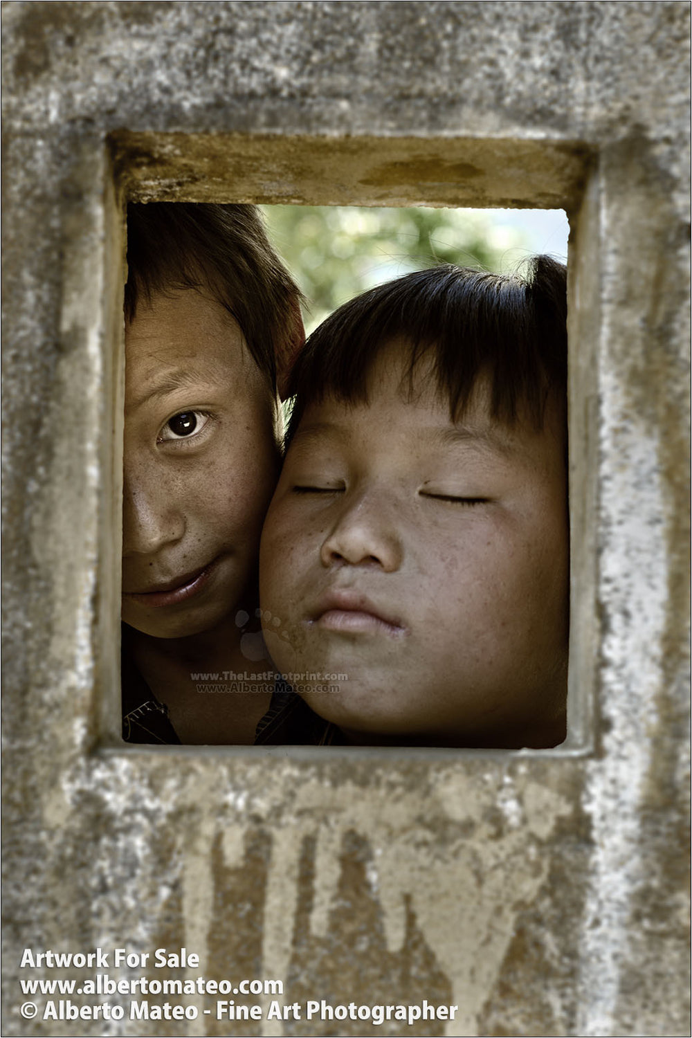 Portrait Children at Lau Thi Ngai school, Bac Ha, Vietnam. | Alberto Mateo, Fine Art Photographer.