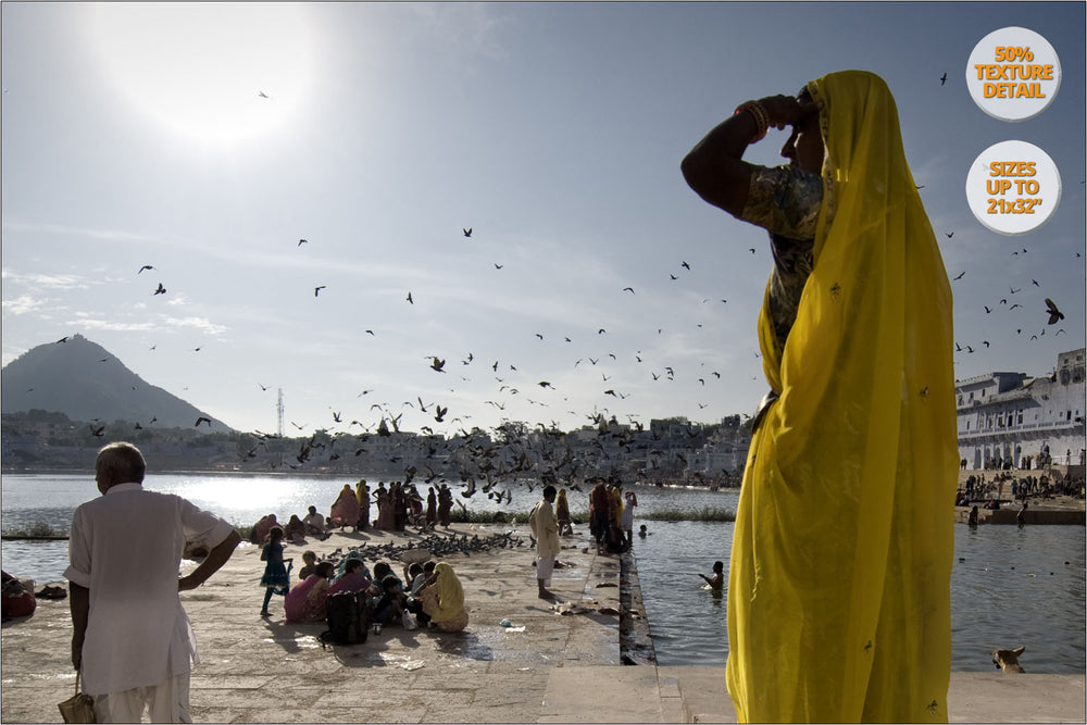 Hindu believers in the Lake of Pushkar, Pushkar, India. | 50% Magnification Detail.