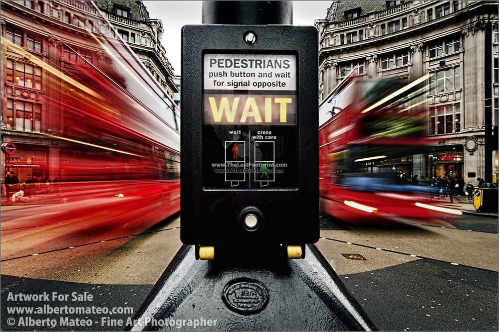 Buses in Oxford Circus, London. | By Alberto Mateo, FIne Art Photography.
