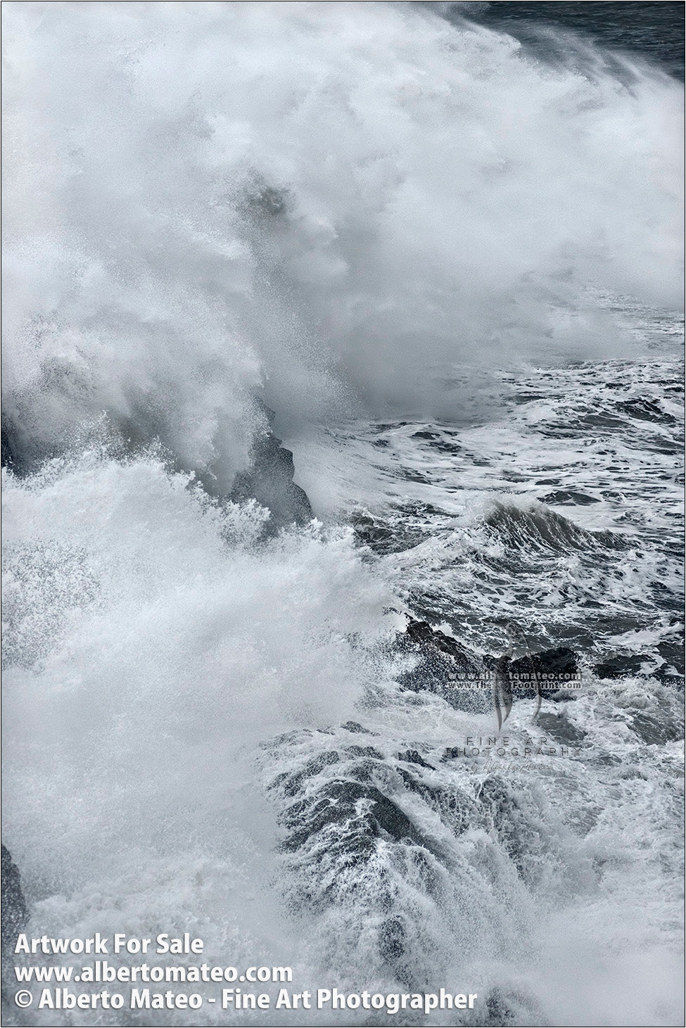 Sea Gale, Breaking Waves, Dyorhaley, Iceland. 4/5