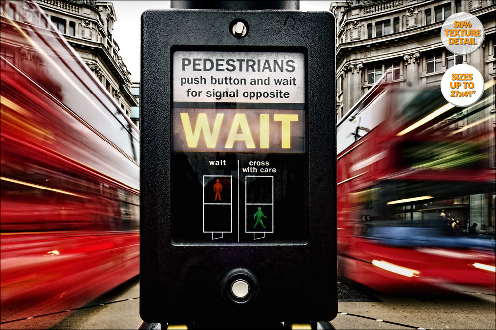 Buses in Traffic lights, Oxford Circus, London. | By Alberto Mateo.