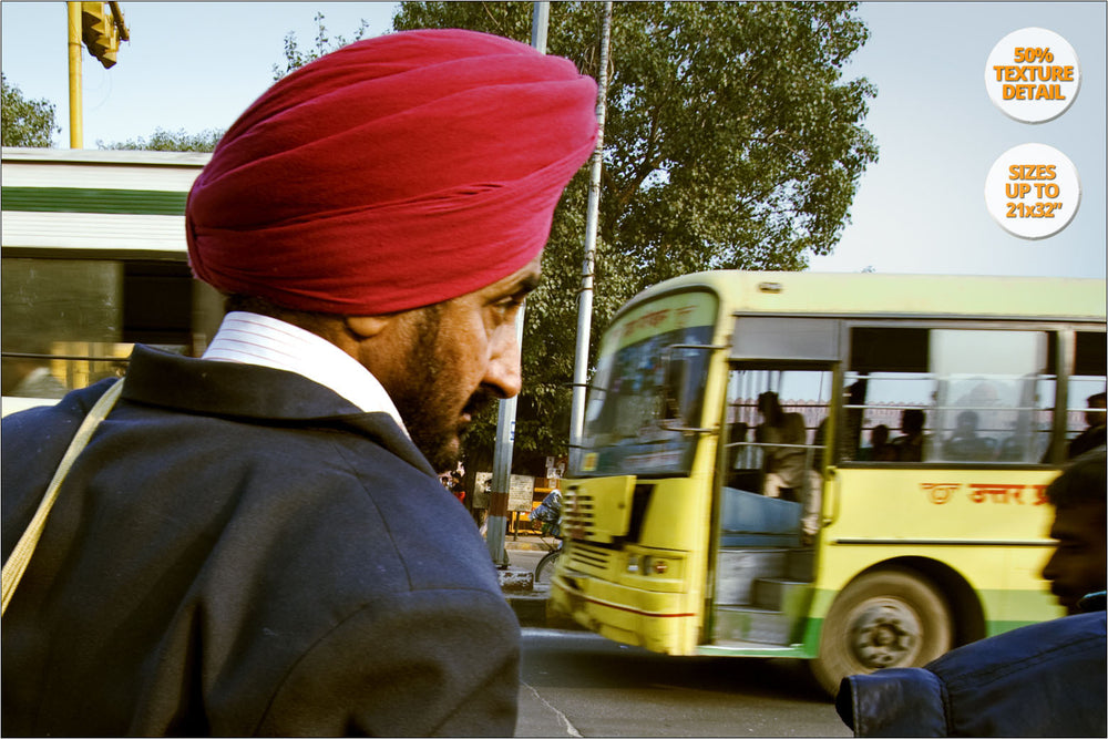 Sikh lost in traffic, Chandni Chowk, Old Delhi. | Detail 50%.
