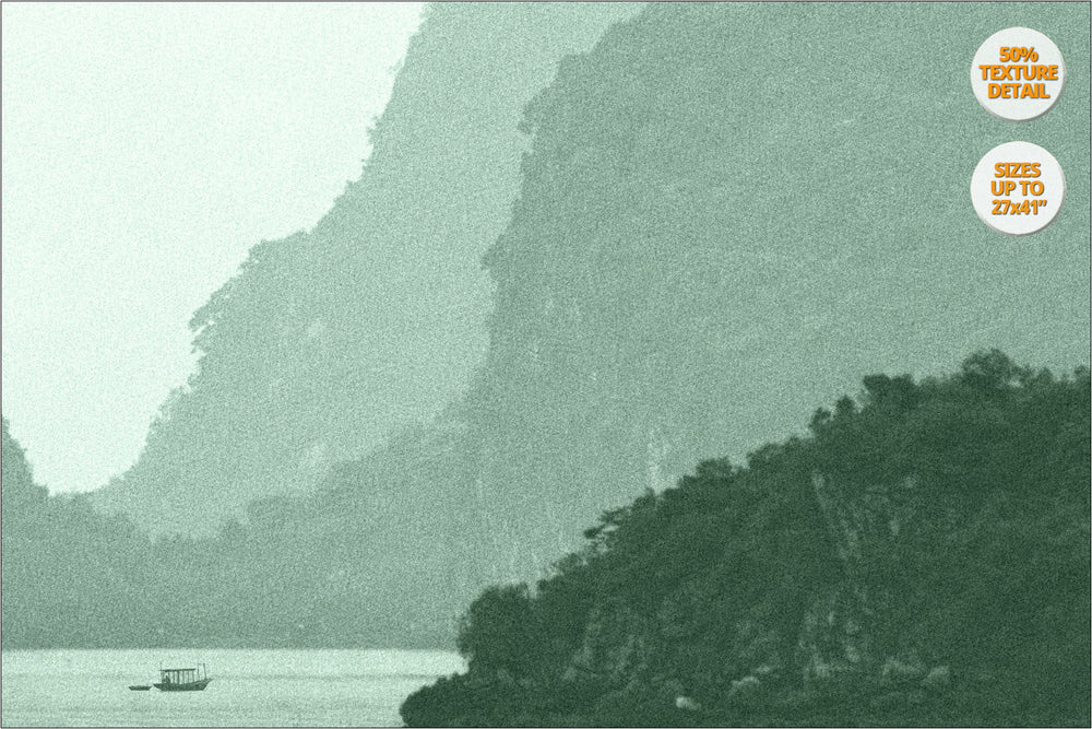 Karstic pinnacles in Ha Long Bay. | 50% Detail View.