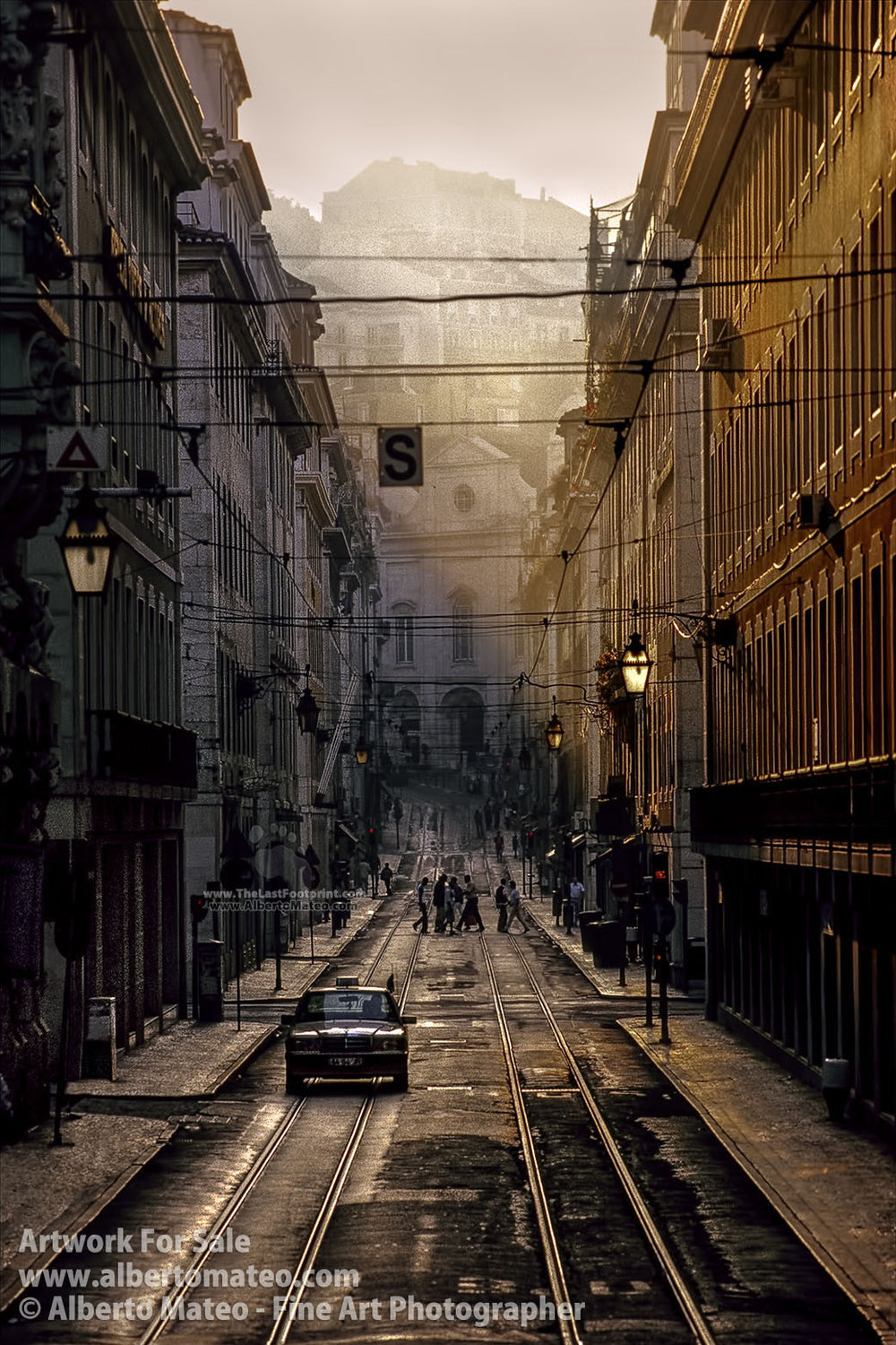Cab in La Baixa, Lisboa, Portugal. | Limited Edition Fine Art Print.