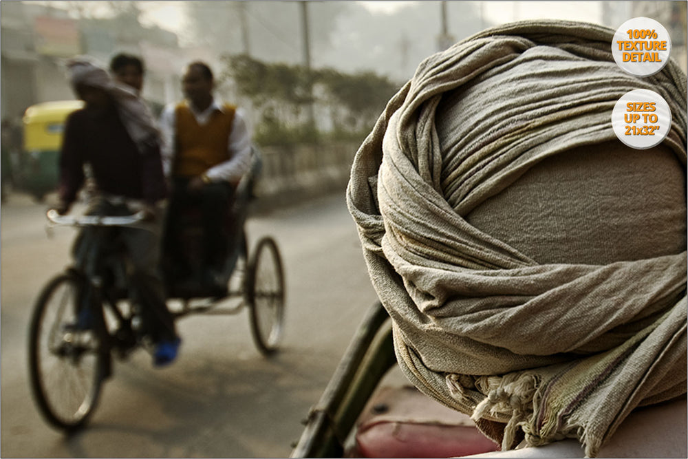 Rickshaw drivers, Qutab Road, Delhi. | Print at 100% magnification detail.