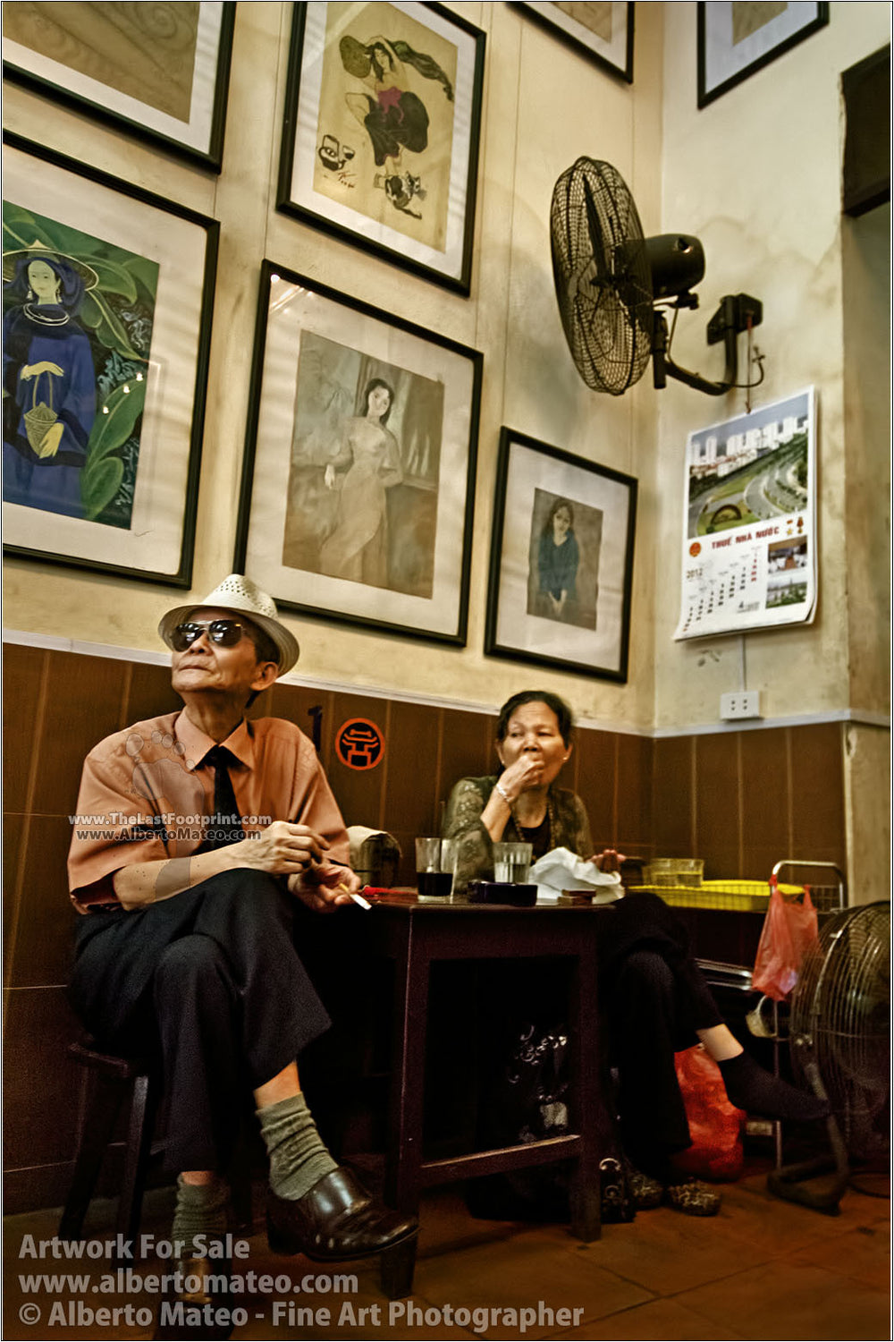Elderly couple, Cafe Lam, Hanoi. | Full view.