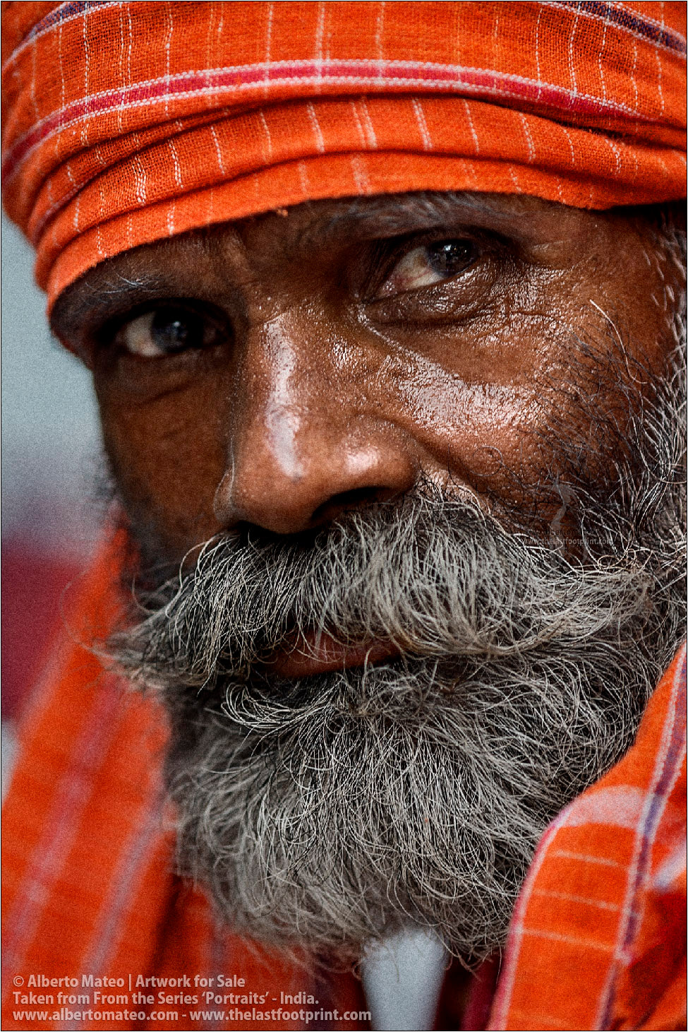 Hindu Porter (Close Detail), Bara Bazar streets, Kolkata, India.