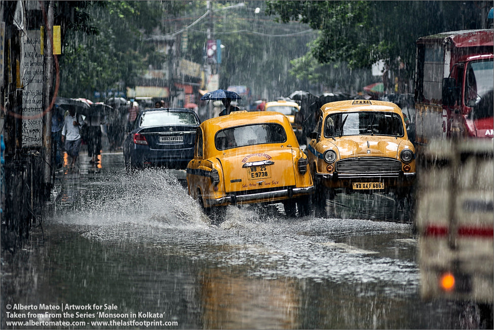 Traffic in BBD Bag, Monsoon, Kolkata, Bengal, India.
