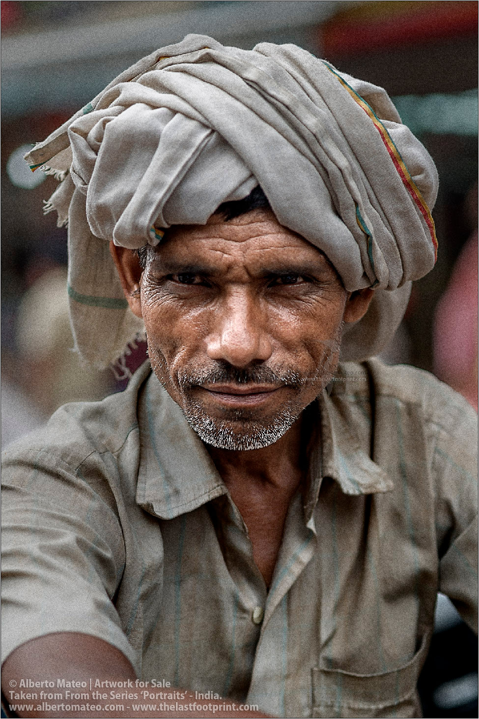 Porter, Bara Bazar streets, Kolkata, India.