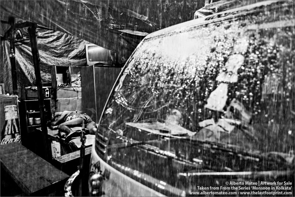 Man sleeping under cover. Kolkata, Bengal, India.