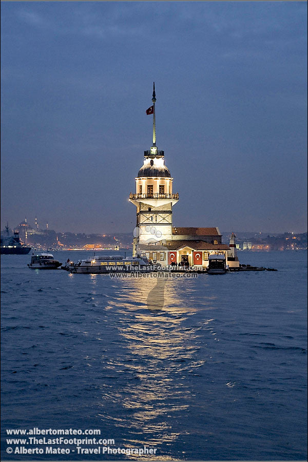 Kiz Kulesi at dusk, Uskudar, Istanbul, Turkey. | Original Fine Art Print.