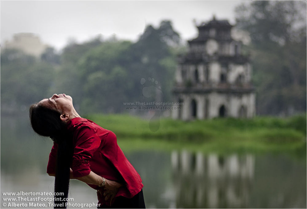 Yoga next to Hoan Kiem Lake, Hanoi. | Unlimited Edition Print.