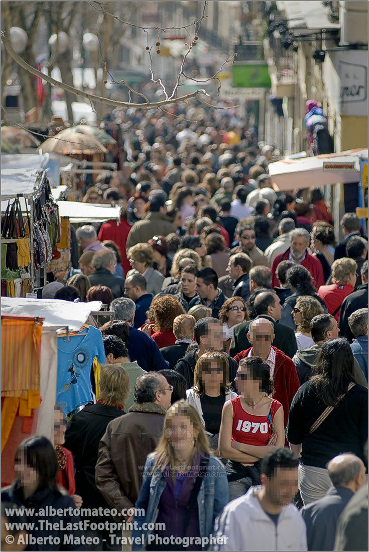 El Rastro, Ribera de Curtidores, Madrid. | Full view.