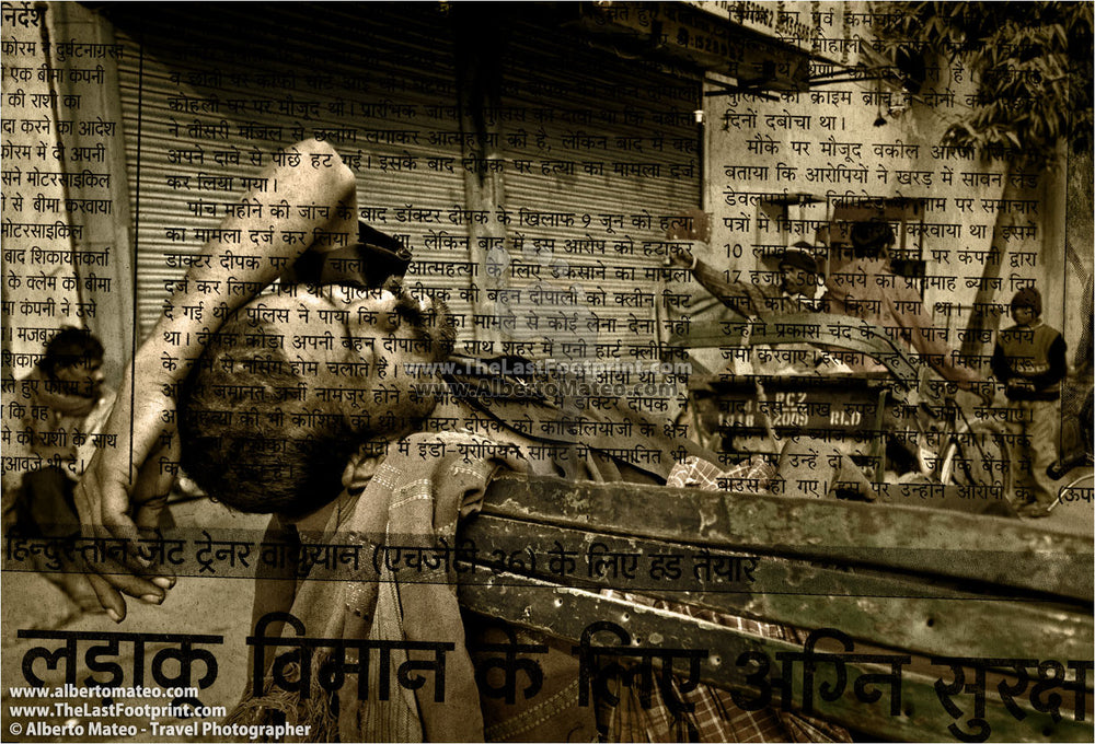 Rickshaw driver sleeping, Qutab Road, New Delhi. | Unlimited Edition Fine Art Print.
